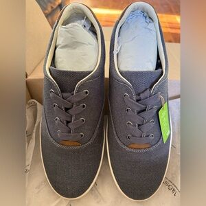 NEW Taos Star,navy blue sneakers